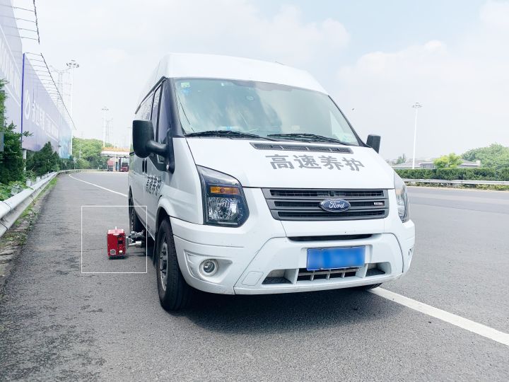 高速公路標線光亮度檢測：車載式動態標線逆反射系數檢測設備